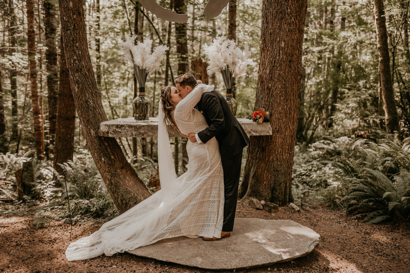 Emett Joseph Photography - Seattle Wedding & Elopement Photographer